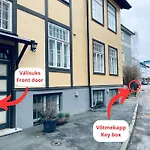 Cozy Home In The City Center- Contactless Self Check In